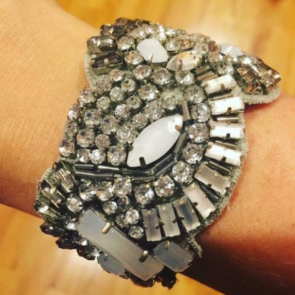 Stella & Dot | Gorgeous Gala Gray & Crystal Statement Bracelet Retired - Picture 7 of 8